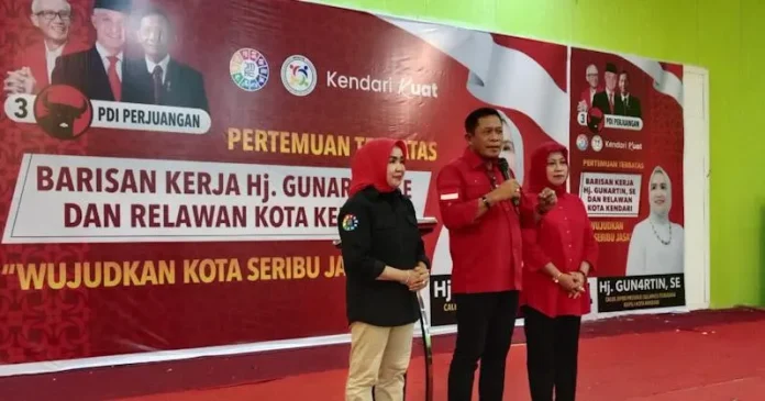 Rapatkan Ribuan Relawan, Gunartin Target 30 Ribu Suara untuk DPRD Sultra