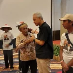 Warga Koltim Sampaikan Harapan Langsung di Hadapan Ganjar Pranowo Warga Koltim Sampaikan Harapan Langsung di Hadapan Ganjar Pranowo