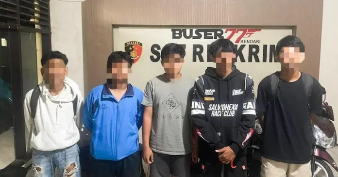 5 pelajar yang ditangkap karena melakukan pembacokan terhadap siswa SMKN 2 Kendari.(Istimewa)