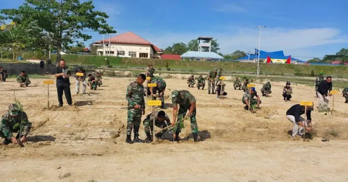 Karya Bakti TNI 2023, Kodim Kendari Gandeng Berbagai Unsur Tanam 2 Ribu Bibit Pohon
