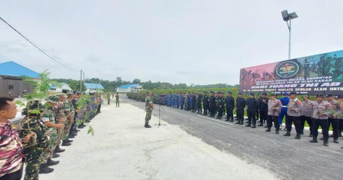 Jelang Hari Juang TNI AD, 658 Personel Gabungan Tanam Pohon di Kolam Retensi Kendari