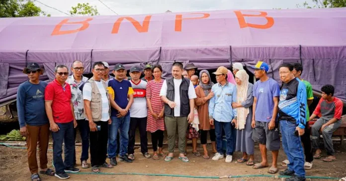 Bupati Koltim Berhasil Upayakan Bantuan dari Pusat untuk Korban Puting Beliung Tongauna