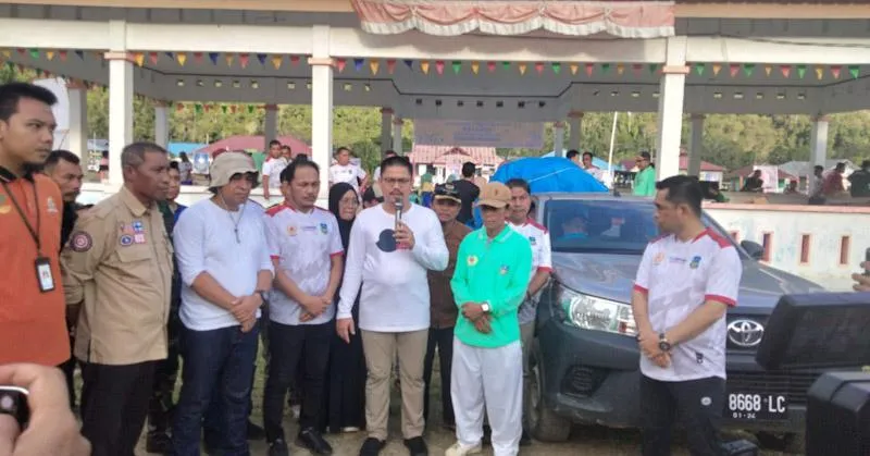 Bupati Koltim Berhasil Upayakan Bantuan dari Pusat untuk Korban Puting Beliung Tongauna