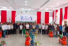 Pemda Koltim Salurkan Bantuan TKM kepada 32 Kelompok Kerja Pemda Koltim Salurkan Bantuan TKM kepada 32 Kelompok Kerja