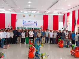 Pemda Koltim Salurkan Bantuan TKM kepada 32 Kelompok Kerja Pemda Koltim Salurkan Bantuan TKM kepada 32 Kelompok Kerja