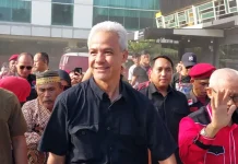 Capres Ganjar Pranowo Tiba di Kendari Ganjar Pranowo