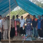 Pemda Koltim Beri Bantuan Korban Puting Beliung di Desa Tongauna Pemda Koltim Beri Bantuan Korban Puting Beliung di Desa Tongauna