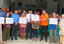 196 Keluarga dari 3 Kecamatan di Koltim Terima BLT El Nino 2023 196 Keluarga dari 3 Kecamatan di Koltim Terima BLT El Nino 2023