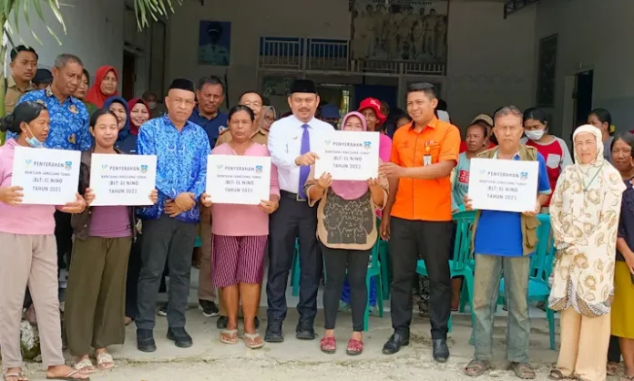 196 Keluarga dari 3 Kecamatan di Koltim Terima BLT El Nino 2023