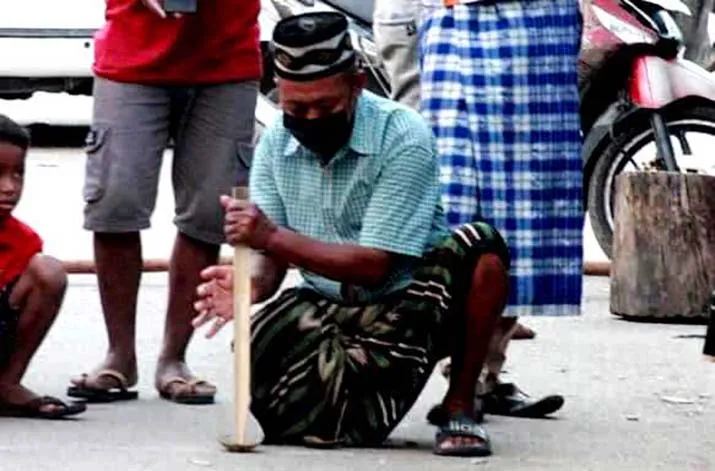 Kerja Sama dan Persaudaraan dalam Permainan Tradisional Lojo di Buton