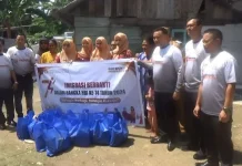 HBI ke-74, Kantor Imigrasi Kelas I TPI Kendari Salurkan Sembako di 3 Lokasi HBI ke-74, Kantor Imigrasi Kelas I TPI Kendari Salurkan Sembako di 3 Lokasi