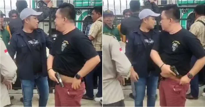 Seorang Warga Kendari Todongkan Pistol ke Pendemo di Konut Seorang Warga Kendari Todongkan Pistol ke Pendemo di Konut