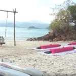 Pantai Seindah Mutiara di Buton Tengah