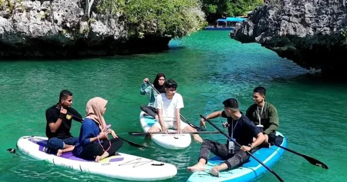 Danau Romantis di Tengah Karst Muna