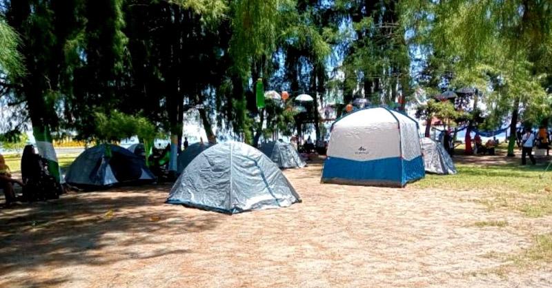 Sensasi Bermain Kayak di Tanjung Malaha