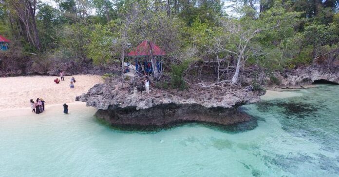 Pemandangan Alam Nan Eksotis Pantai Kampa yang Bikin Rindu