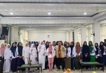 KBST Sosialisasikan Keutamaan Bahasa Melalui Literasi Bagi Mahasiswa UMW Kendari KBST Sosialisasikan Keutamaan Bahasa Melalui Literasi Bagi Mahasiswa UMW Kendari