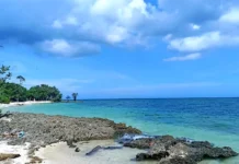 Panorama Unik Pantai Karang Empat Bombana Panorama Unik Pantai Karang Empat Bombana