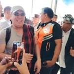 Ribuan Pendukung Sambut Kedatangan Paslon Ruksamin-Sjafei Kahar Ribuan Pendukung Sambut Kedatangan Paslon Ruksamin-Sjafei Kahar