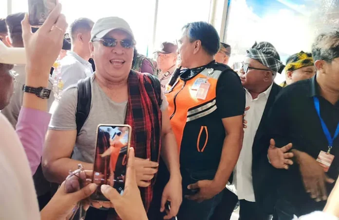 IMG-20240828-WA0127 Ribuan Pendukung Sambut Kedatangan Paslon Ruksamin-Sjafei Kahar