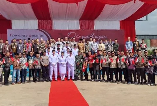 Upacara HUT RI ke-79 di PT OSS Bernuansa Kartini dan Karyawan Gunakan Batik Upacara HUT RI ke-79 di PT OSS Bernuansa Kartini dan Karyawan Gunakan Batik