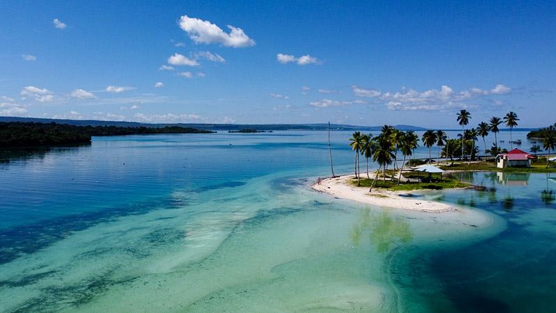 Pantai Tanpa Ombak di Desa Wantopi