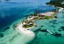 Pantai Tanpa Ombak di Desa Wantopi Pantai Tanpa Ombak di Desa Wantopi