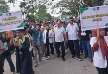 Ribuan Pendukung Kawal Paslon Ruksamin-Sjafei Kahar Daftar ke KPU Provinsi Sultra Ribuan Pendukung Kawal Paslon Ruksamin-Sjafei Kahar Daftar ke KPU Provinsi Sultra