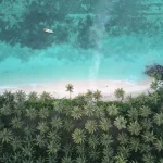 Snorkeling di Pantai Pasir Panjang Labengki Snorkeling di Pantai Pasir Panjang Labengki