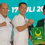 Paslon Ikbar-Abuhaera Terima B1KWK dari PBB Paslon Ikbar-Abuhaera Terima B1KWK dari PBB