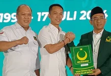 Paslon Ikbar-Abuhaera Terima B1KWK dari PBB Paslon Ikbar-Abuhaera Terima B1KWK dari PBB