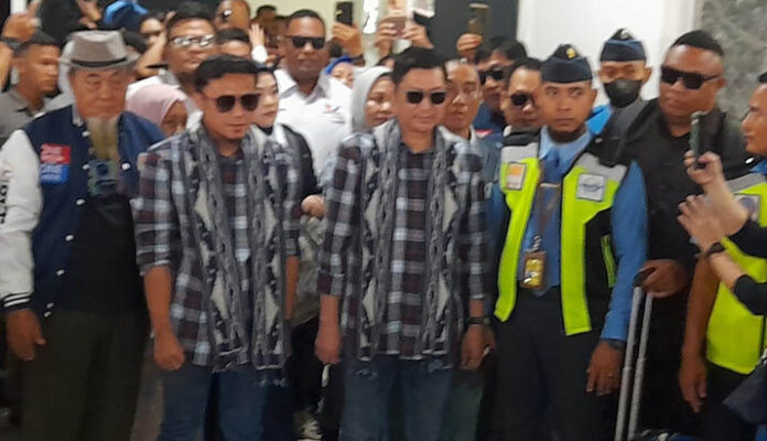 Berhasil Dapat Partai, Abdul Rasak-Afdhal Disambut Ribuan Pendukungnya