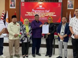KPU Sultra Serahkan Hasil Verifikasi Administrasi Calon Gubernur dan Wakil Gubernur 2024 KPU Sultra Serahkan Hasil Verifikasi Administrasi Calon Gubernur dan Wakil Gubernur 2024
