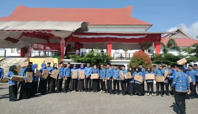 PSX_20240917_173550 Guru ASN dan P3K di Konut Dapat 287 Laptop