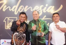 HUT Kompas TV ke-13, Bupati Konawe Utara Raih Penghargaan Daerah Peduli Layak Anak HUT Kompas TV ke-13, Bupati Konawe Utara Raih Penghargaan Daerah Peduli Layak Anak