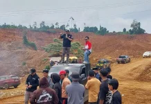 Pertanyakan Status Penjualan Lahan, Konsorsium LSM Konut Lakukan Aksi Demo di Jety PT Cinta Jaya Pertanyakan Status Penjualan Lahan, Konsorsium LSM Konut Lakukan Aksi Demo di Jety PT Cinta Jaya