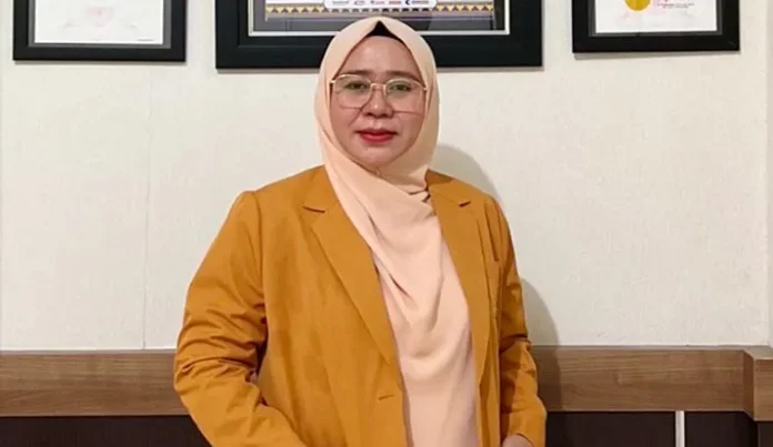 Rektor Universitas Mandala Waluya (UMW) Kendari Ratna Umi Nurlila