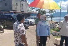 Anggota DPRD Sultra Hj. Nurponirah Tinjau Kerusakan Tanggul Penahan Ombak dan Pembangunan Tambatan Perahu di Desa Muara Tinobu Anggota DPRD Sultra Hj. Nurponirah Tinjau Kerusakan Tanggul Penahan Ombak dan Pembangunan Tambatan Perahu di Desa Muara Tinobu