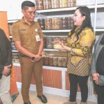 Kisah Perempuan Inspiratif di Kendari Bangun Usaha Kue Kering, Mampu Raih Omzet Rp60 Juta Kisah Perempuan Inspiratif di Kendari Bangun Usaha Kue Kering, Mampu Raih Omzet Rp60 Juta