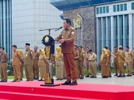 Wakil Gubernur Sultra Pimpin Apel Gabungan ASN, Tegaskan Makna Kepemimpinan Wakil Gubernur Sultra Pimpin Apel Gabungan ASN, Tegaskan Makna Kepemimpinan