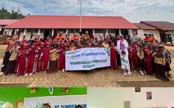 Peduli Pendidikan, PT. SBP Berikan Bantuan Seragam dan Sepatu ke Sekolah Lingkar Tambang Konut Peduli Pendidikan, PT. SBP Berikan Bantuan Seragam dan Sepatu ke Sekolah Lingkar Tambang Konut