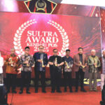 Rektor UMW Kendari Raih Penghargaan Bergengsi pada Sultra Award Kendari Pos 2025 Rektor UMW Kendari Raih Penghargaan Bergengsi pada Sultra Award Kendari Pos 2025