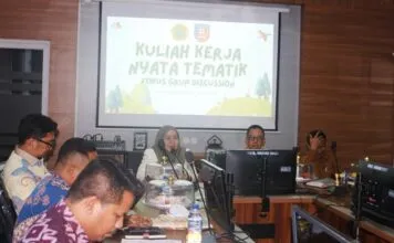 FGD KKN-T dan PKK-STBM, UMW Kendari Dorong Terwujudnya Desa Sehat di Konsel FGD KKN-T dan PKK-STBM, UMW Kendari Dorong Terwujudnya Desa Sehat di Konsel