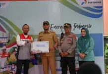 Pertamina Patra Niaga Gelar Pasar Murah, 1.000 Paket Sembako Disalurkan di Makassar Pertamina Patra Niaga Gelar Pasar Murah, 1.000 Paket Sembako Disalurkan di Makassar