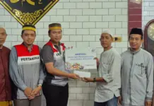 Pertamina Patra Niaga Regional Sulawesi Serahkan Santunan Rp30 Juta di Ujung Tanah Pertamina Patra Niaga Regional Sulawesi Serahkan Santunan Rp30 Juta di Ujung Tanah