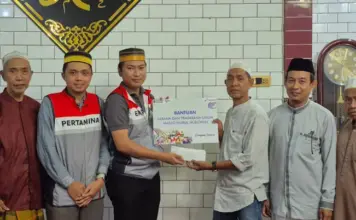 Pertamina Patra Niaga Regional Sulawesi Serahkan Santunan Rp30 Juta di Ujung Tanah Pertamina Patra Niaga Regional Sulawesi Serahkan Santunan Rp30 Juta di Ujung Tanah