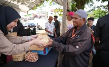 Pertamina Sulawesi Salurkan Daging Kurban untuk Warga dan Mitra Kerja Pertamina Sulawesi Salurkan Daging Kurban untuk Warga dan Mitra Kerja