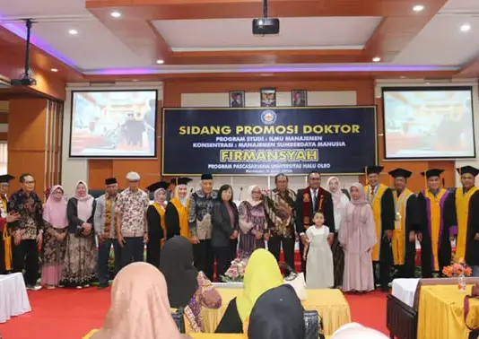 Dr. Firmansyah Raih Gelar Doktor, Perkuat Kontribusi di Bidang Pendidikan dan Kesehatan Masyarakat Dr. Firmansyah Raih Gelar Doktor, Perkuat Kontribusi di Bidang Pendidikan dan Kesehatan Masyarakat