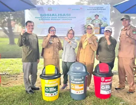 ANTAM Dorong Budaya Pilah Sampah di Desa Mowundo Melalui Edukasi dan Aksi Nyata ANTAM Dorong Budaya Pilah Sampah di Desa Mowundo Melalui Edukasi dan Aksi Nyata