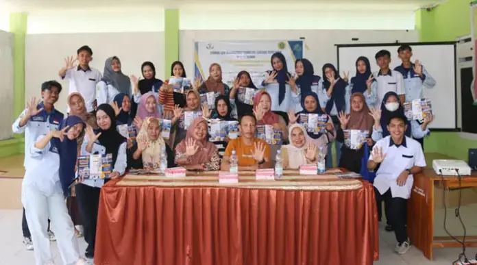 sains_umw Mahasiswa D3 Sanitasi UMW Kendari Bawa Inovasi Sanitasi Tepat Guna ke Kelurahan Nambo